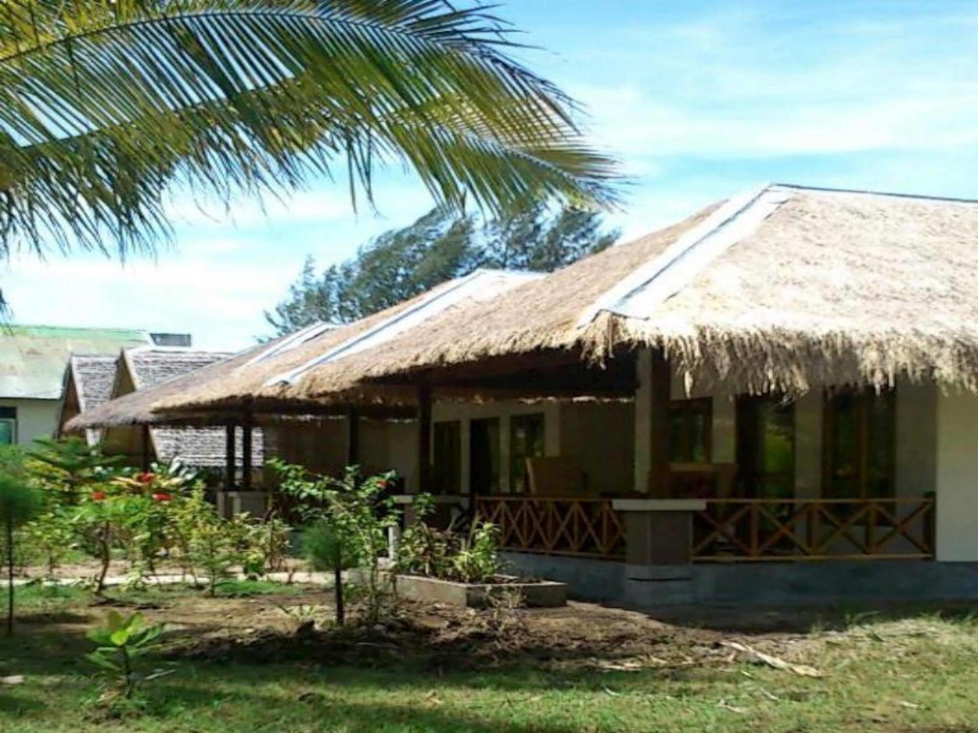 Fantastic Cottages Gili Meno Exterior photo